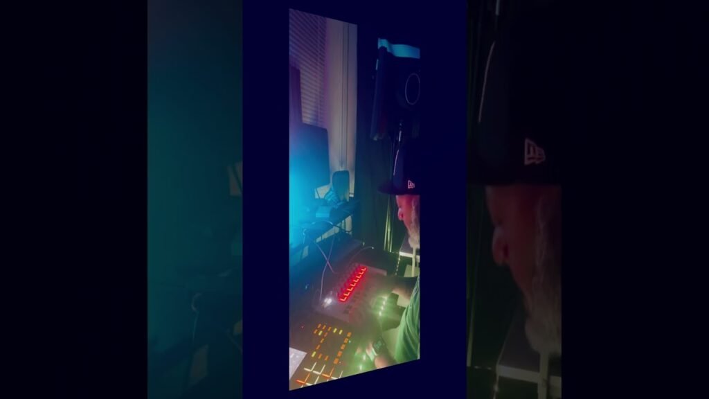 Making a chill west coast type beat on MPC One with the Player VST #mpcone #larryjunetypebeat