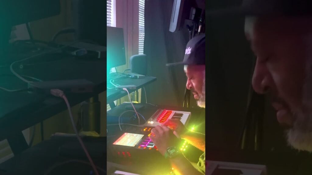 Beatmaking on MPC One with the Lofi Jazz MPC expansion #beatmaker #mpcone #lofibeats