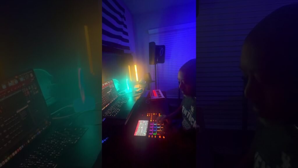 Beatmaking with the MPC expansion Sleezy beats #mpcone #beatmaking